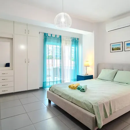 Mackenzie Blu * Larnaca
